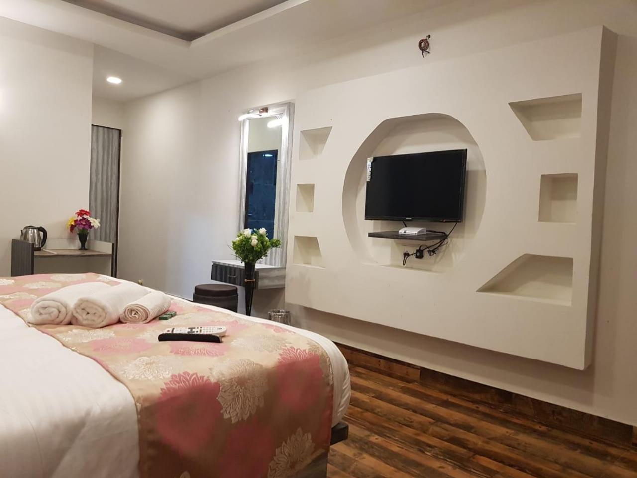 C P Cottage Resort Mahābaleshwar Kültér fotó